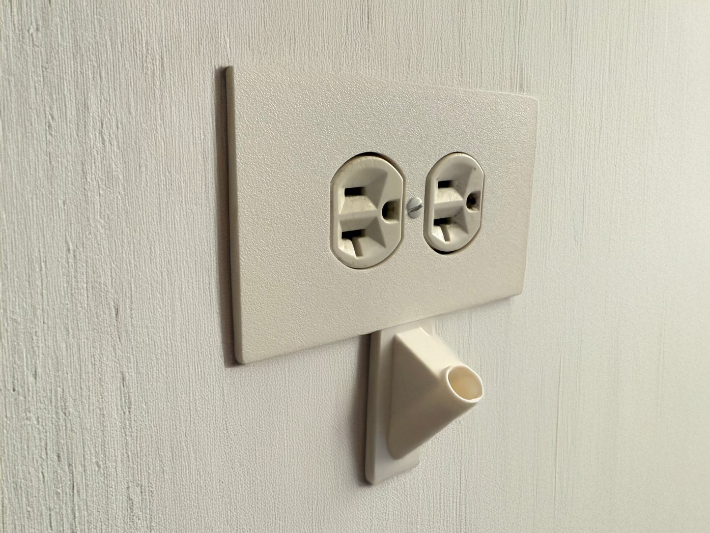 PawPlate - Cat Wand Toy and Holder